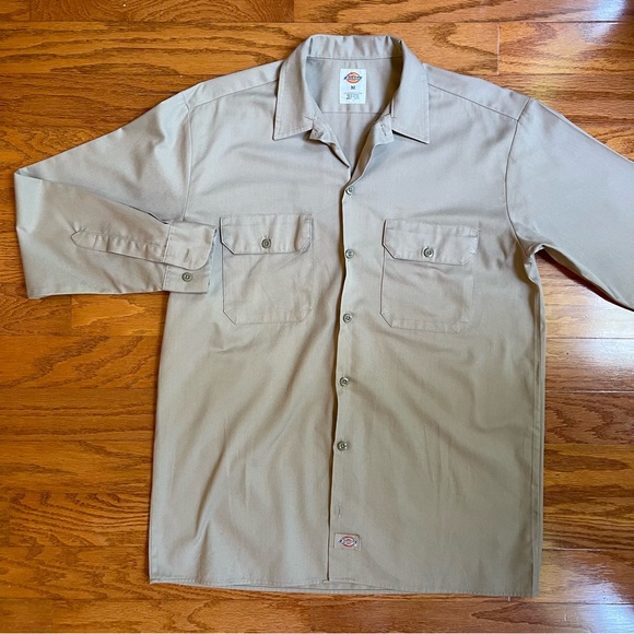 Dickies Mens size medium long sleeve Khaki work shirt. - Picture 5 of 7